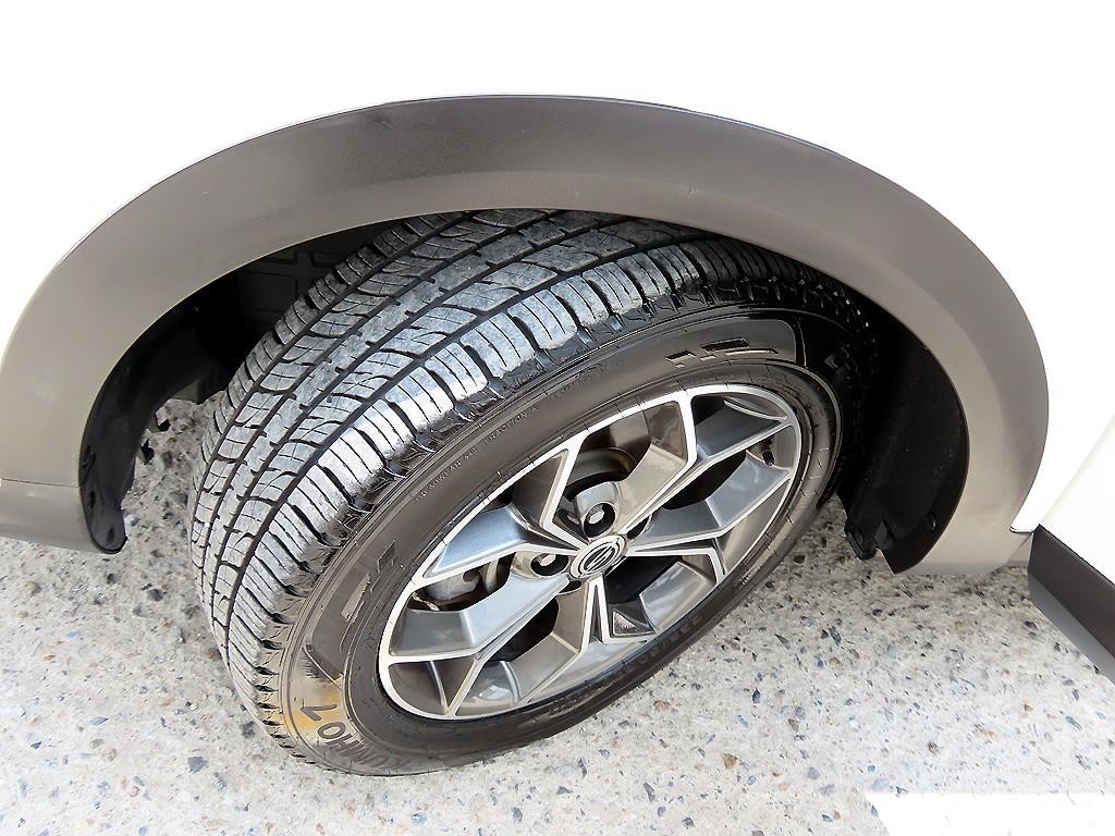 KG모빌리티(쌍용) 코란도 뷰티풀코란도 2WD 가솔린 1.5 C5 플러스 이미지 20