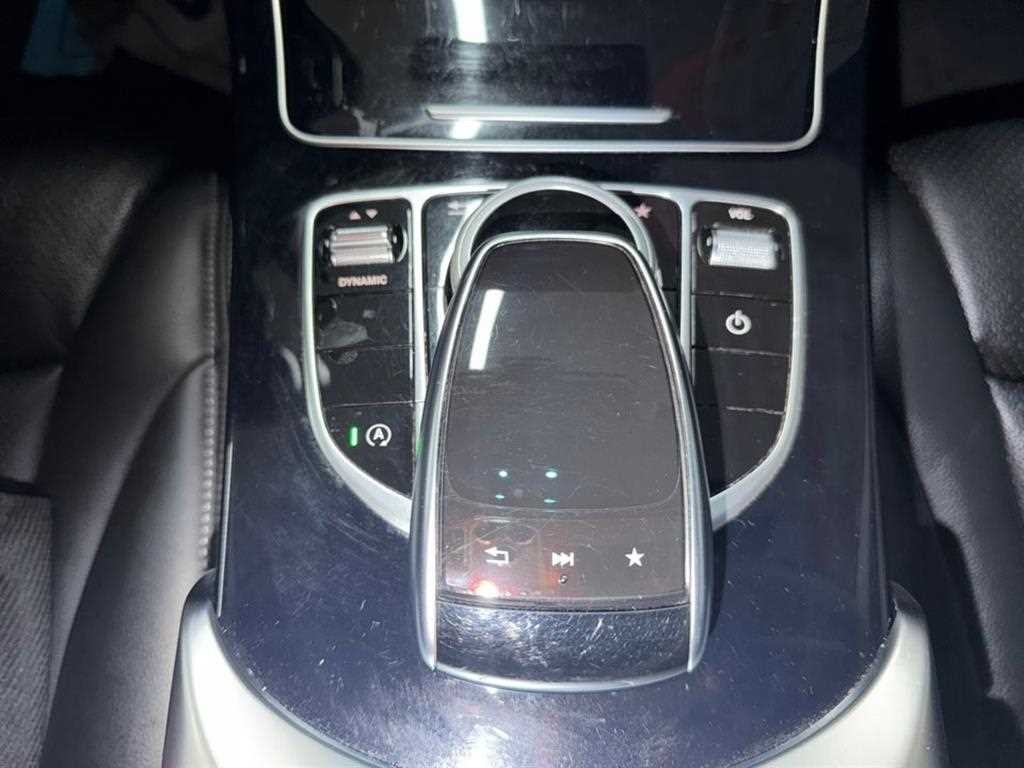 벤츠 C 클래스 C클래스 W205 C200 아방가르드 이미지 12