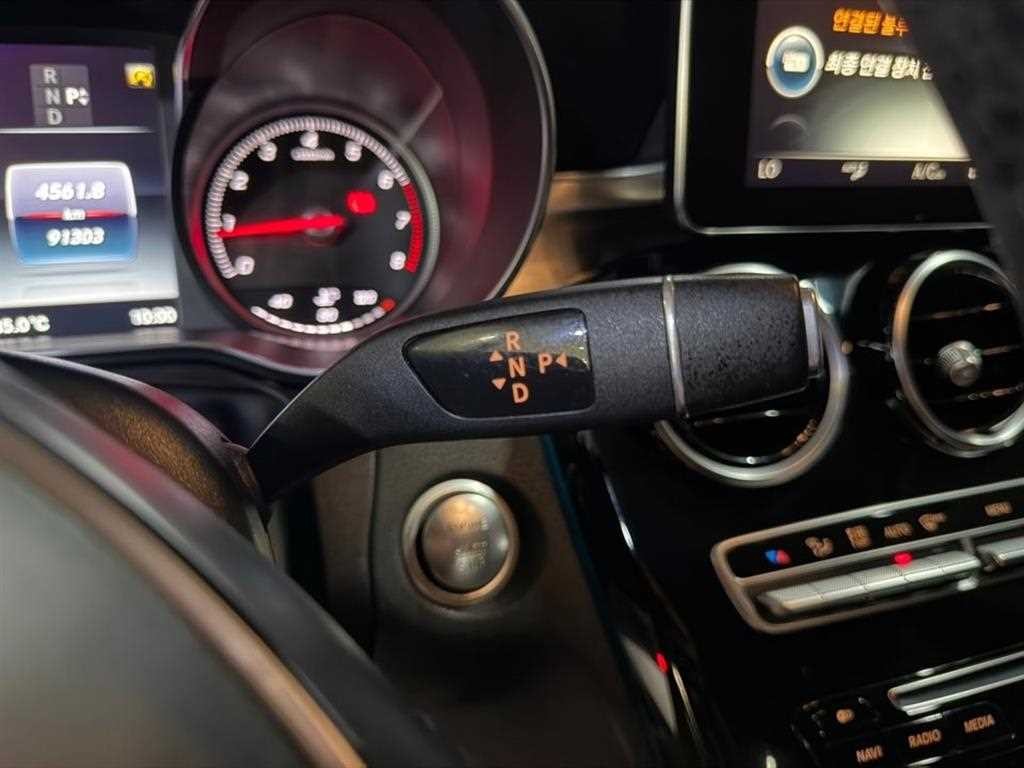 벤츠 C 클래스 C클래스 W205 C200 아방가르드 이미지 16