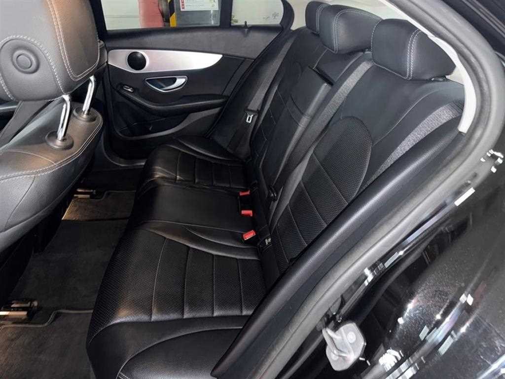벤츠 C 클래스 C클래스 W205 C200 아방가르드 이미지 6