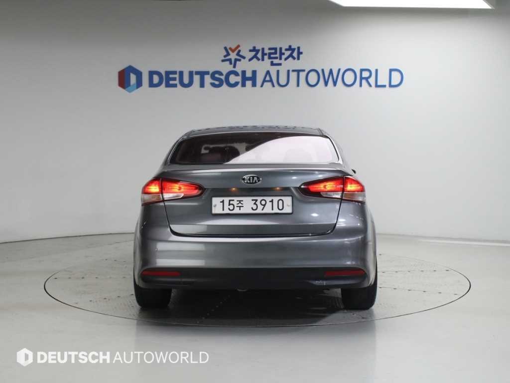 기아 K3 더뉴 K3 1.6 GDI 디럭스 이미지 4