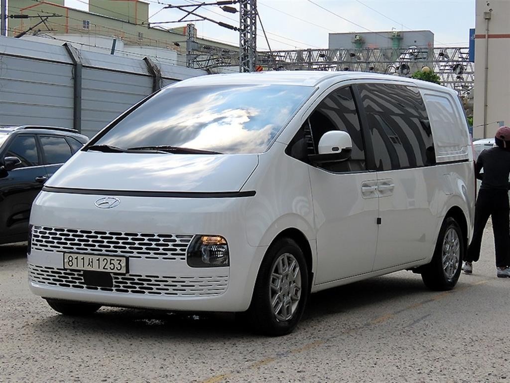 현대 스타리아 2WD 디젤 카고 모던 5인승 이미지 2