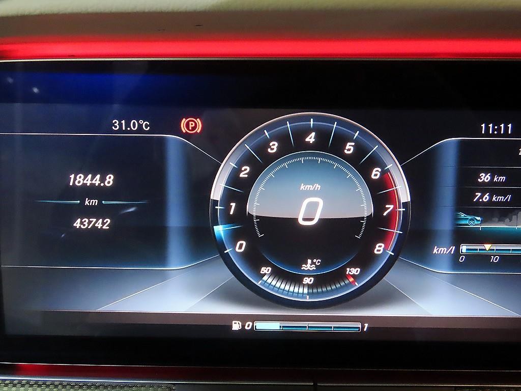 벤츠 E 클래스 E-클래스 W213 E400 4MATIC 쿠페 이미지 9