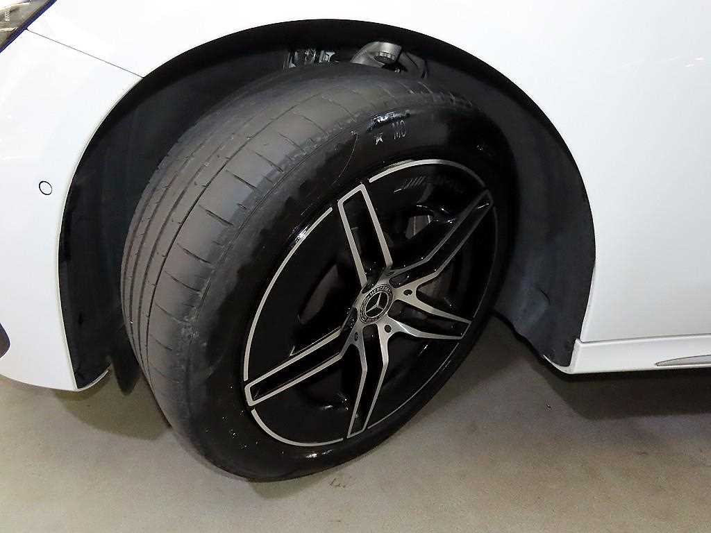 벤츠 E 클래스 E-클래스 W214 E300 4MATIC AMG Line 이미지 20