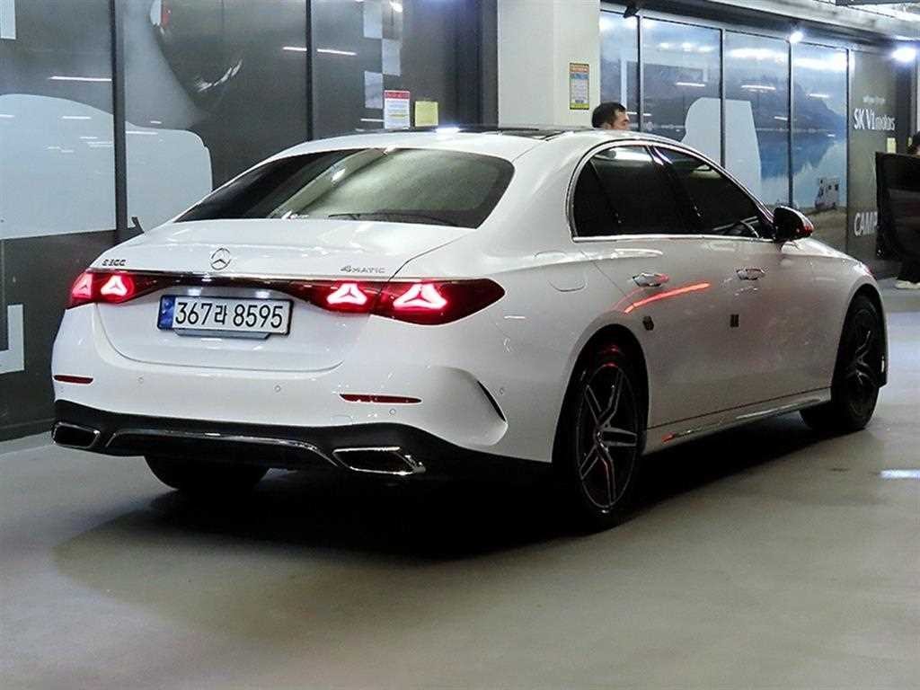 벤츠 E 클래스 E-클래스 W214 E300 4MATIC AMG Line 이미지 4