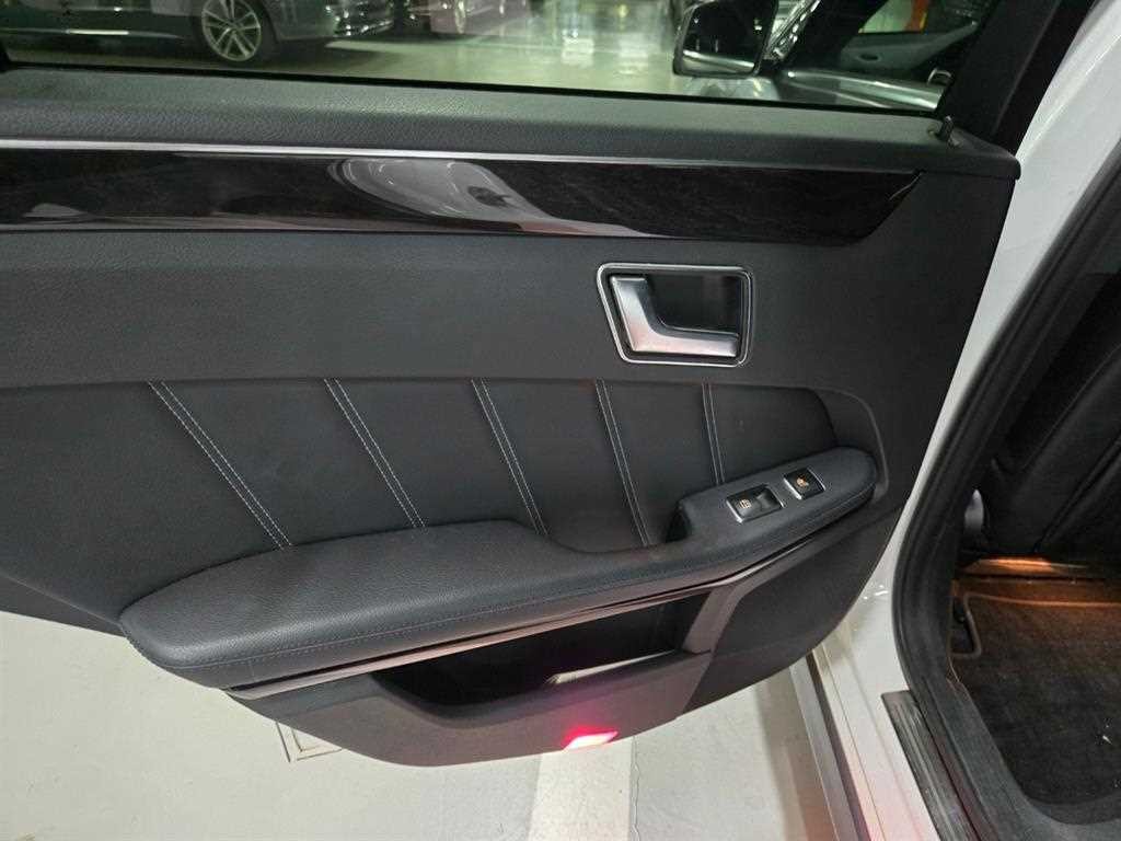 벤츠 E 클래스 E-클래스 W212 E220 블루텍 아방가르드 이미지 16