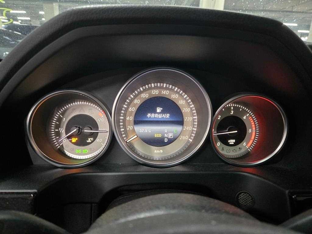 벤츠 E 클래스 E-클래스 W212 E220 블루텍 아방가르드 이미지 7