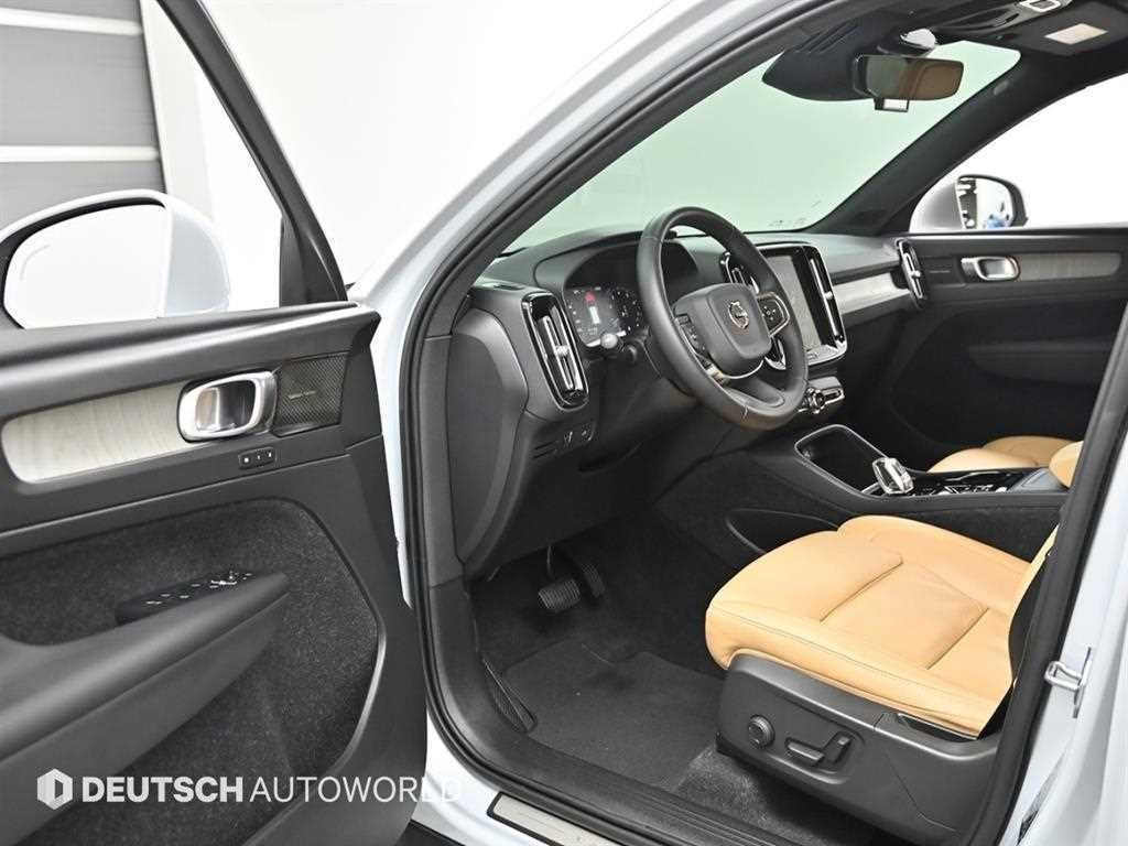 볼보 XC40 B4 AWD 인스크립션 이미지 11