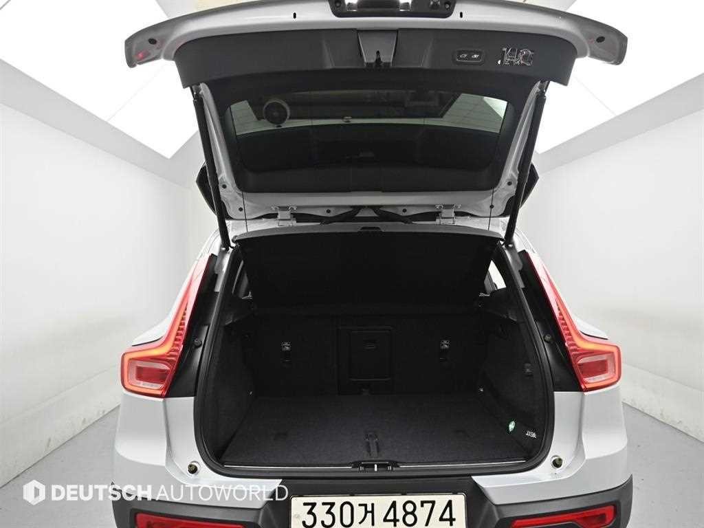 볼보 XC40 B4 AWD 인스크립션 이미지 19