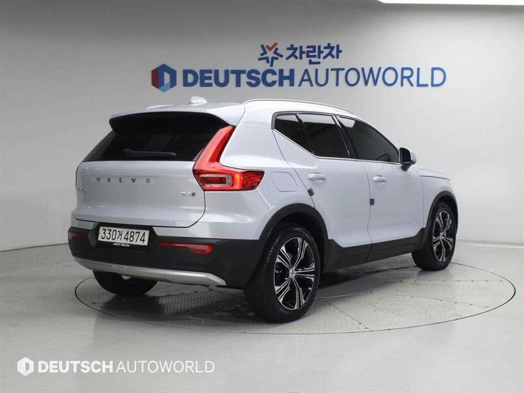 볼보 XC40 B4 AWD 인스크립션 이미지 2