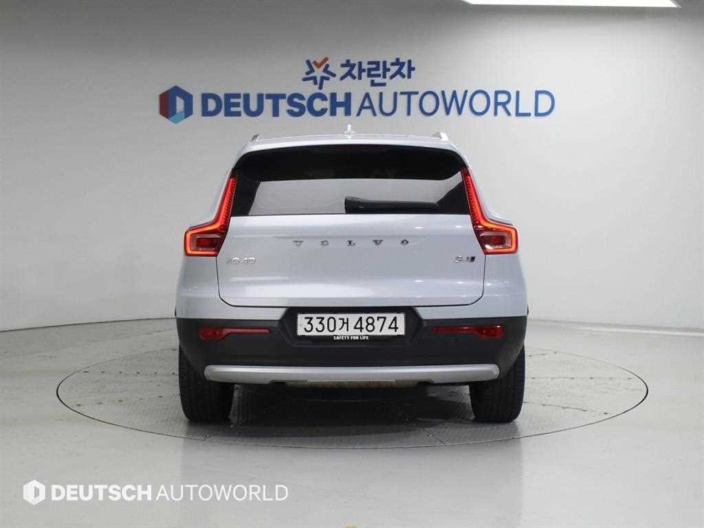 볼보 XC40 B4 AWD 인스크립션 이미지 4