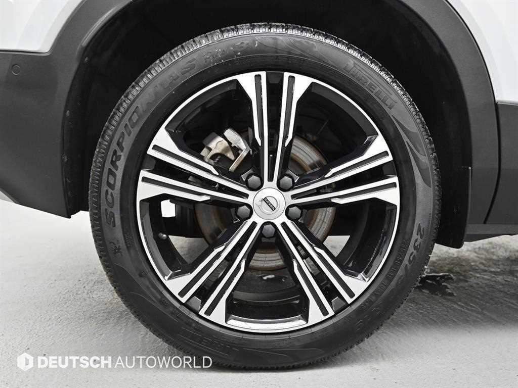 볼보 XC40 B4 AWD 인스크립션 이미지 5