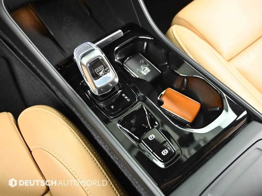 볼보 XC40 B4 AWD 인스크립션 이미지 9