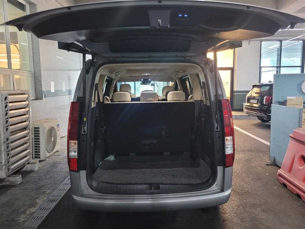 현대 스타리아 4WD 디젤 투어러 모던 이미지 19