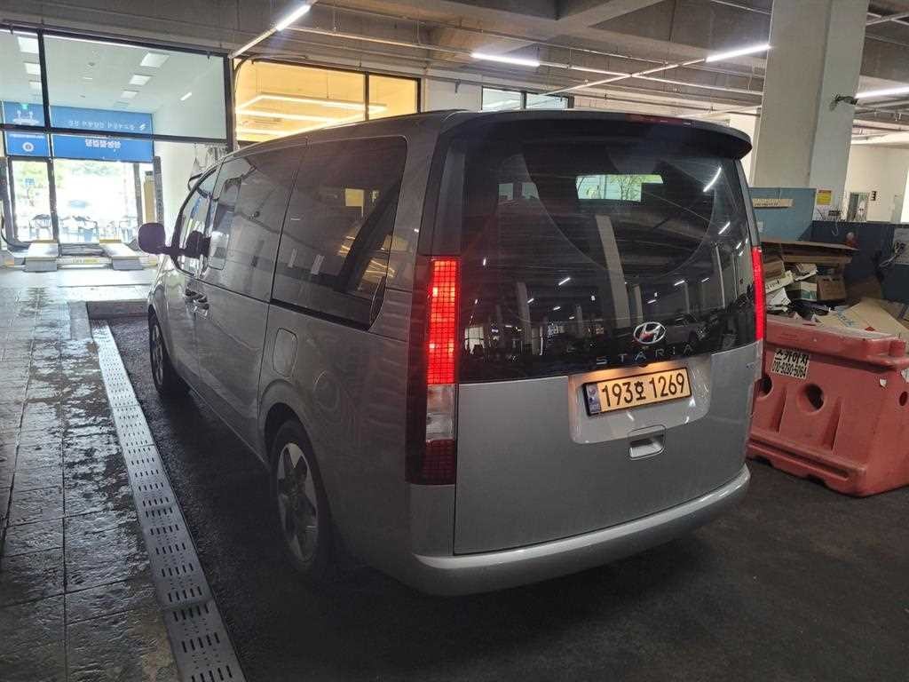 현대 스타리아 4WD 디젤 투어러 모던 이미지 3