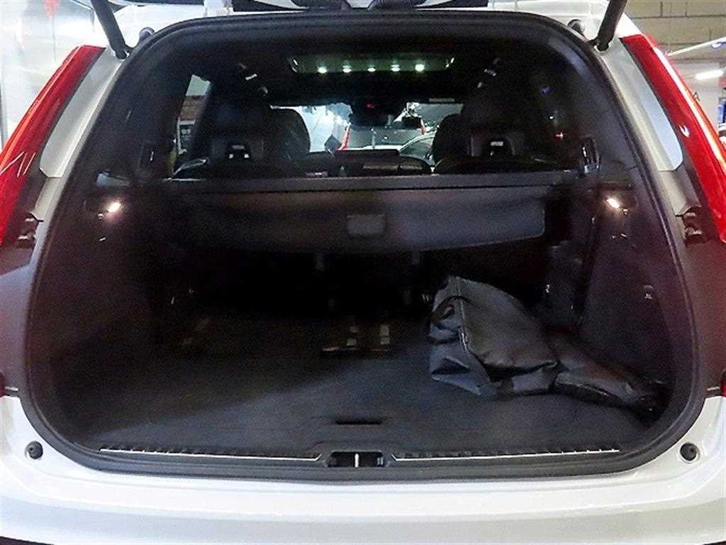볼보 XC90 XC90 2세대 2.0 T8 AWD R-디자인 이미지 16