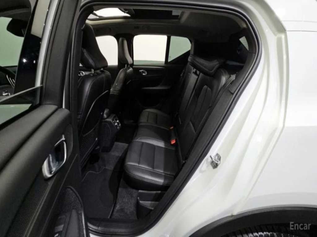 볼보 XC40 B4 AWD R-디자인 이미지 11