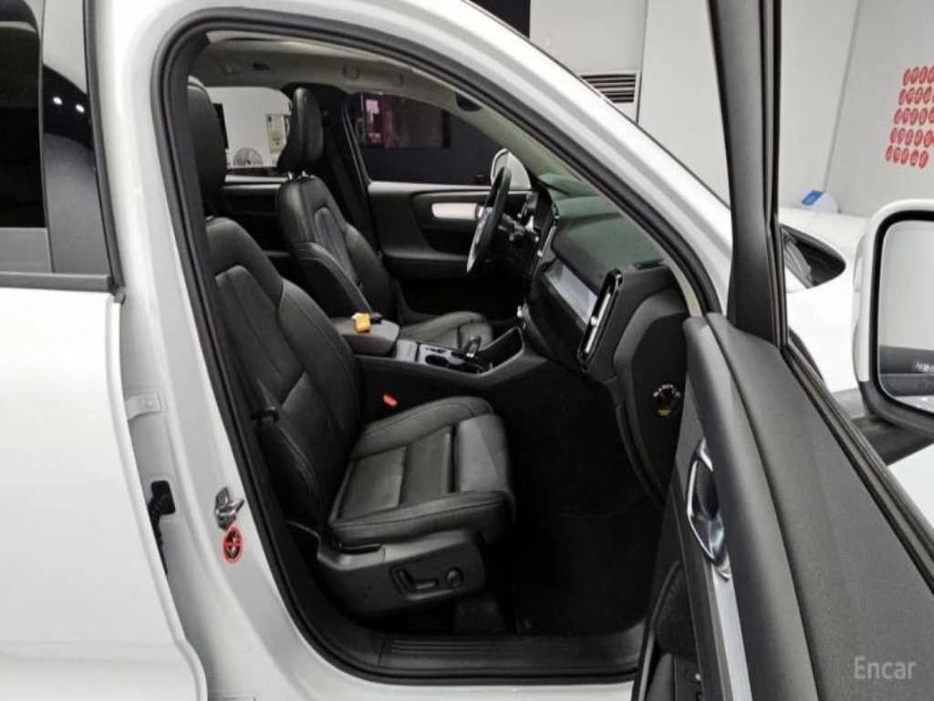 볼보 XC40 B4 AWD R-디자인 이미지 12