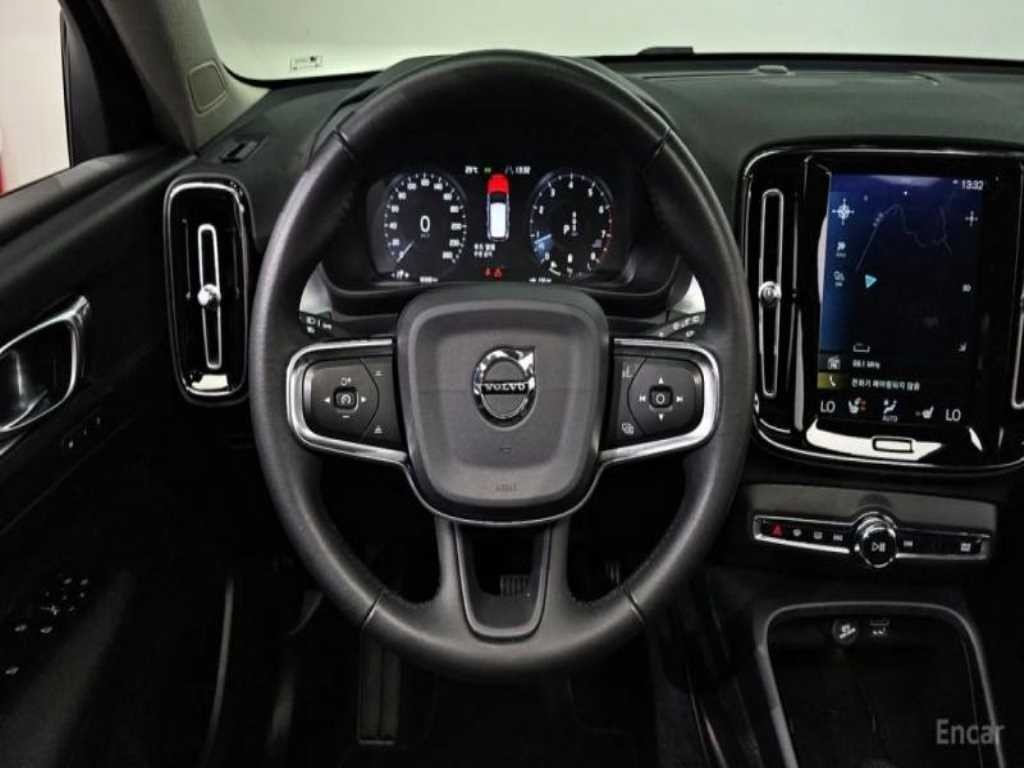 볼보 XC40 B4 AWD R-디자인 이미지 14