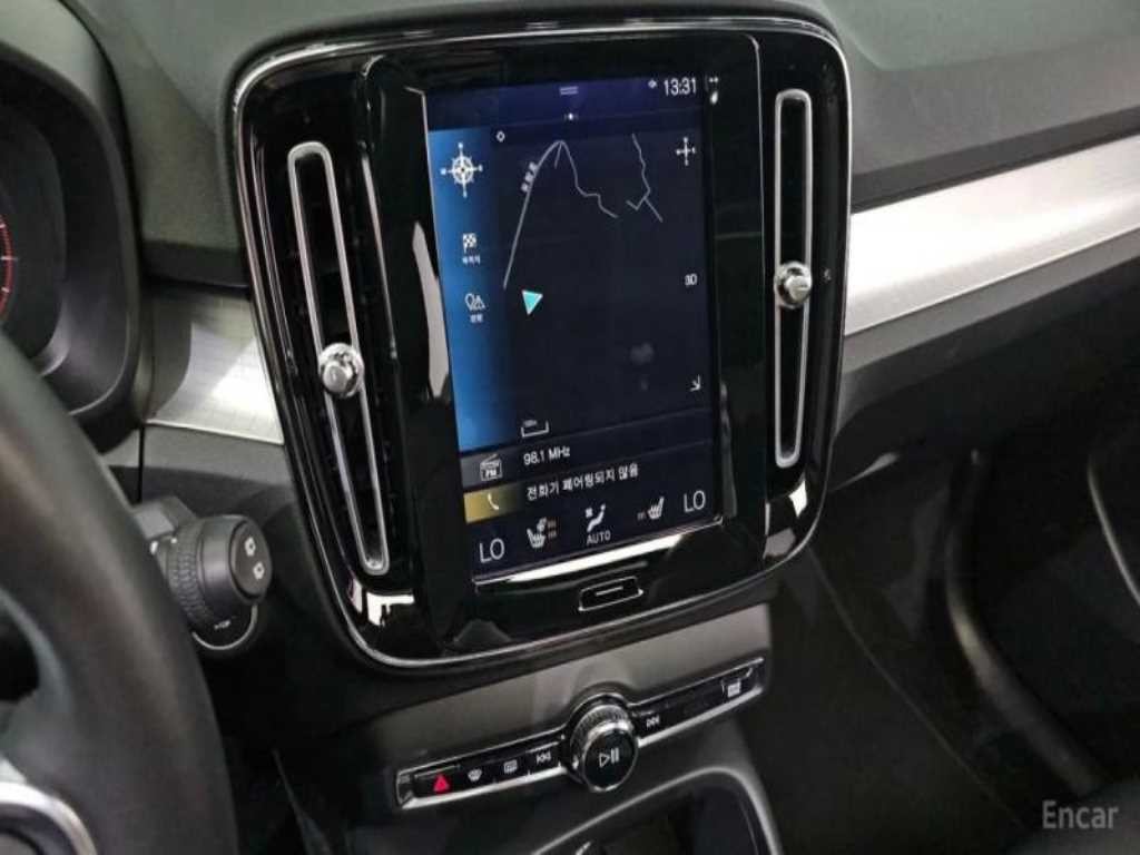 볼보 XC40 B4 AWD R-디자인 이미지 16