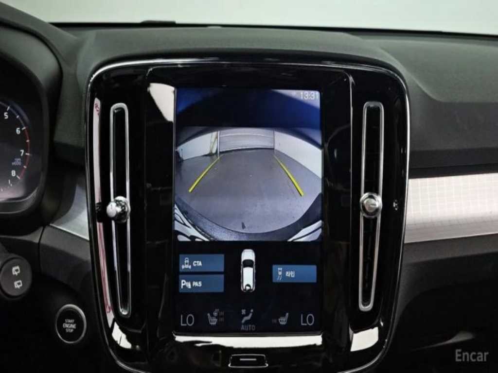 볼보 XC40 B4 AWD R-디자인 이미지 17