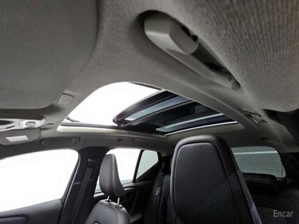 볼보 XC40 B4 AWD R-디자인 이미지 19