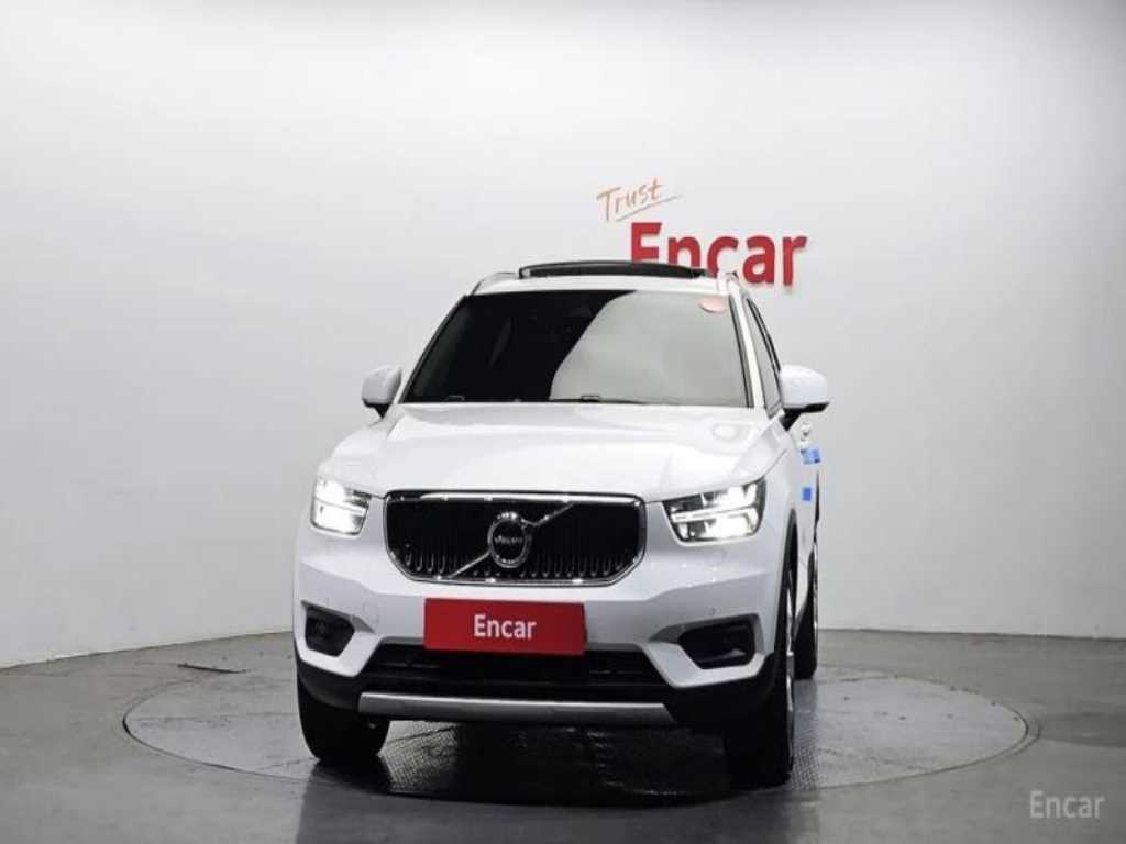볼보 XC40 B4 AWD R-디자인 이미지 3
