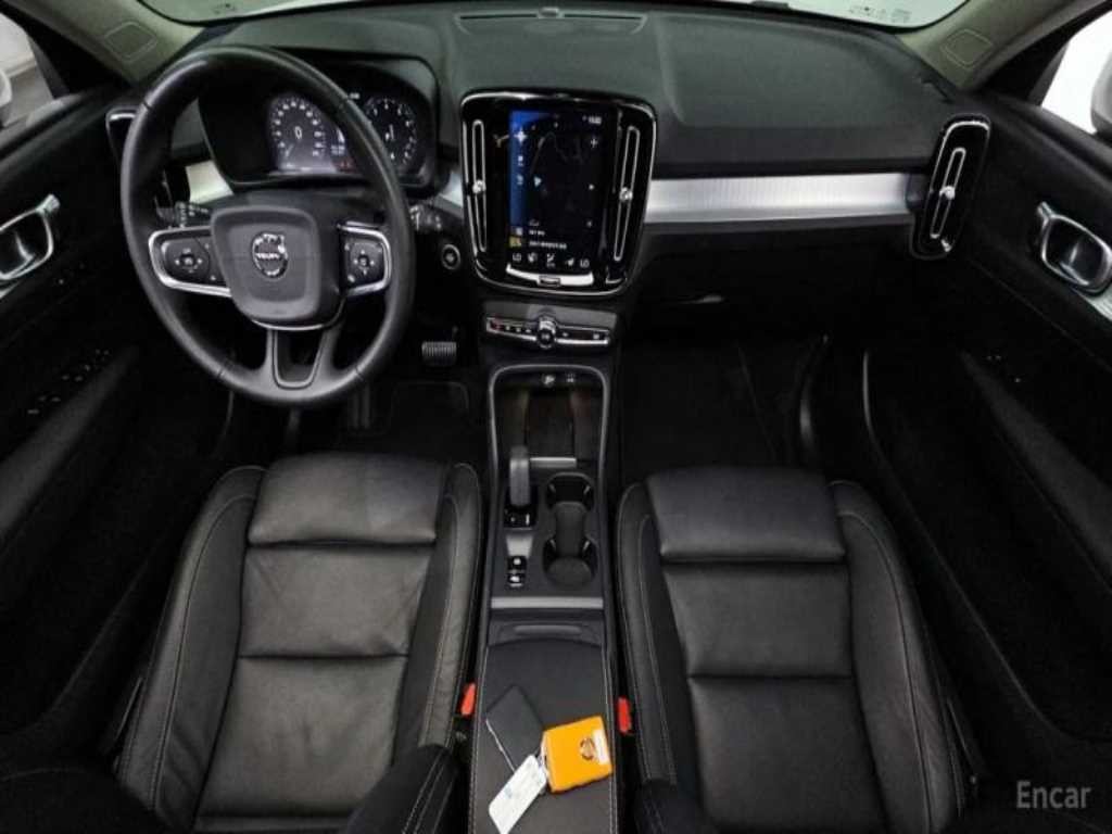 볼보 XC40 B4 AWD R-디자인 이미지 7