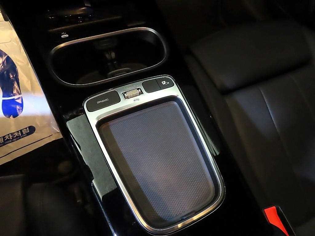 벤츠 A 클래스 A클래스 W177 A220 세단 이미지 16