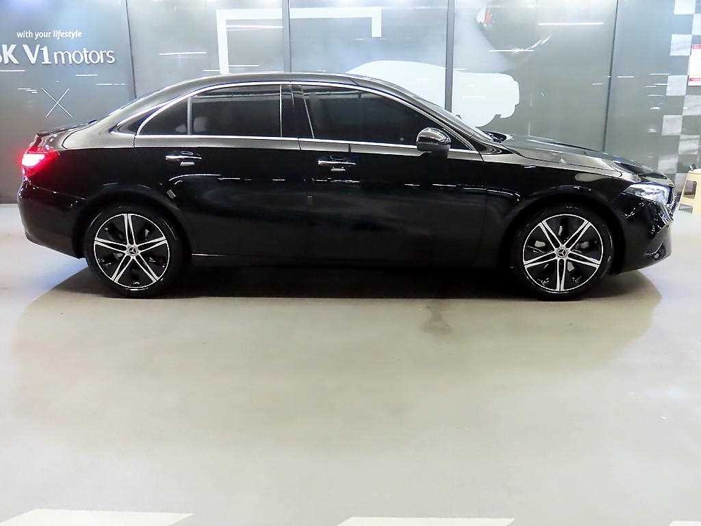 벤츠 A 클래스 A클래스 W177 A220 세단 이미지 3