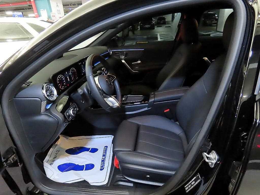 벤츠 A 클래스 A클래스 W177 A220 세단 이미지 6