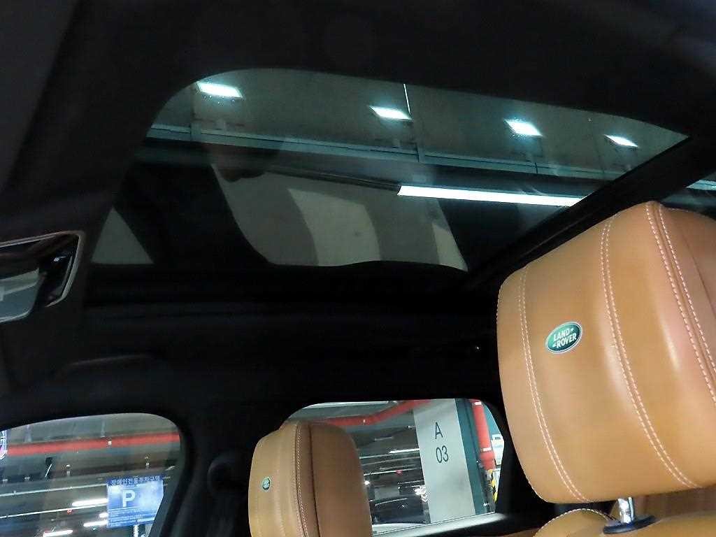 랜드로버 레인지로버 벨라 3.0 D300 R-다이나믹 HSE 이미지 16