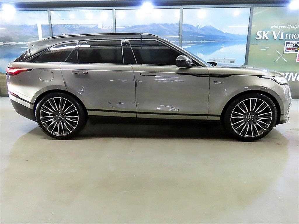 랜드로버 레인지로버 벨라 3.0 D300 R-다이나믹 HSE 이미지 3