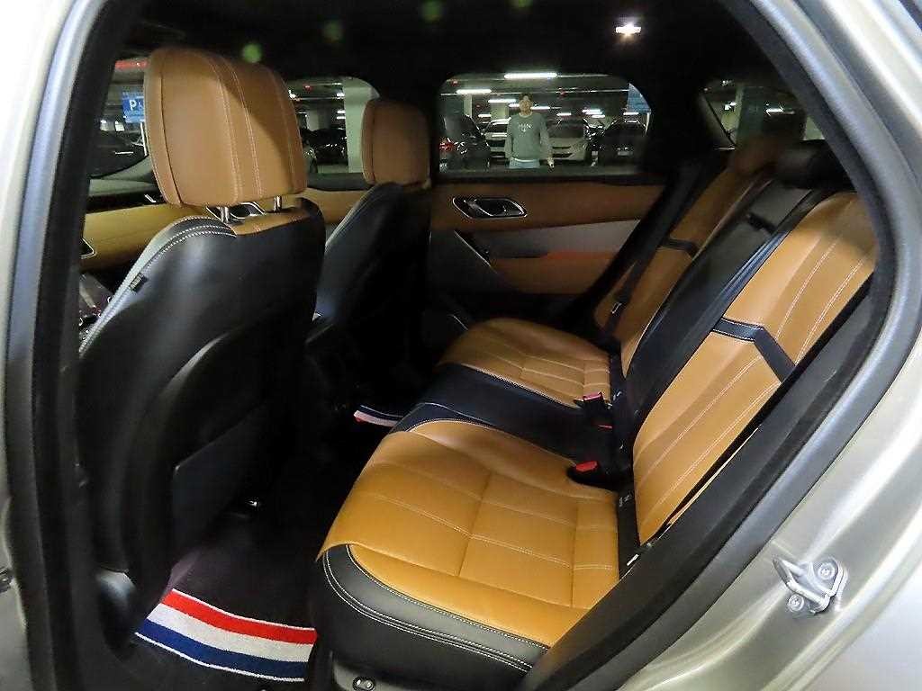 랜드로버 레인지로버 벨라 3.0 D300 R-다이나믹 HSE 이미지 7