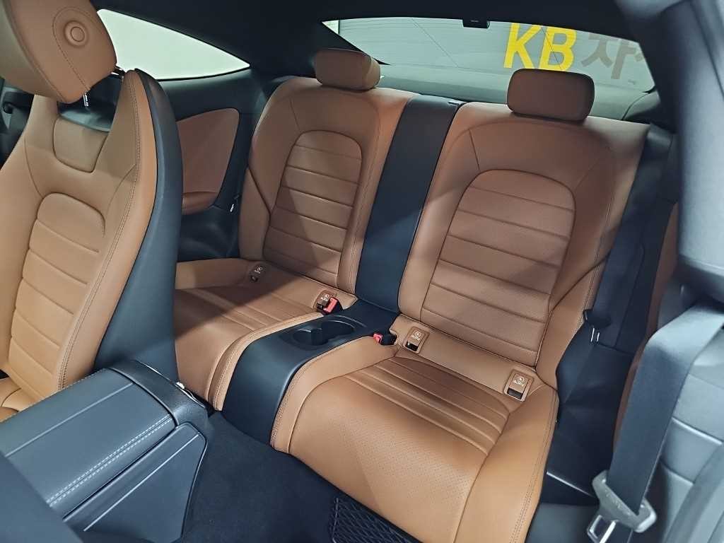 벤츠 C 클래스 C클래스 W205 C220 d 4MATIC 쿠페 이미지 12