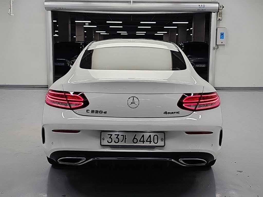 벤츠 C 클래스 C클래스 W205 C220 d 4MATIC 쿠페 이미지 3