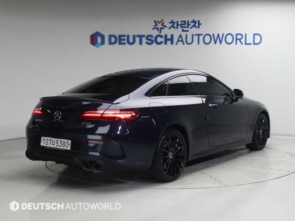 벤츠 E 클래스 E-클래스 W213 E450 4MATIC 쿠페 이미지 3