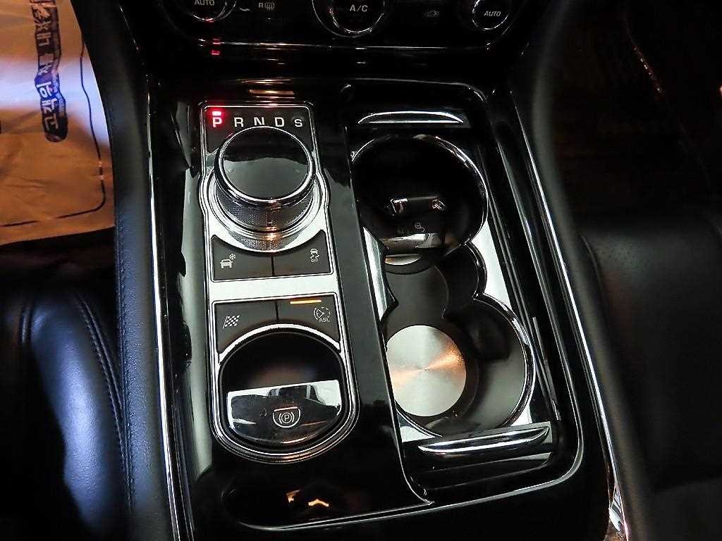 재규어 XJ XJ (X351) 3.0 SC 프리미엄 럭셔리 LWB 이미지 12