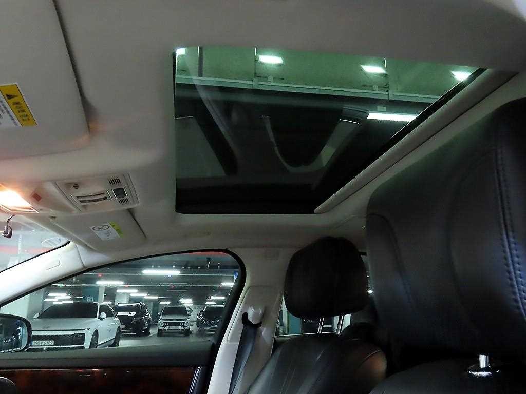 재규어 XJ XJ (X351) 3.0 SC 프리미엄 럭셔리 LWB 이미지 17