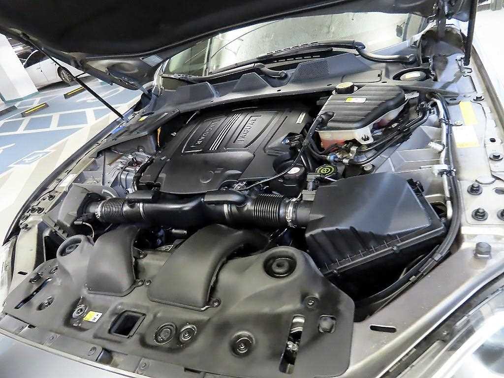 재규어 XJ XJ (X351) 3.0 SC 프리미엄 럭셔리 LWB 이미지 19