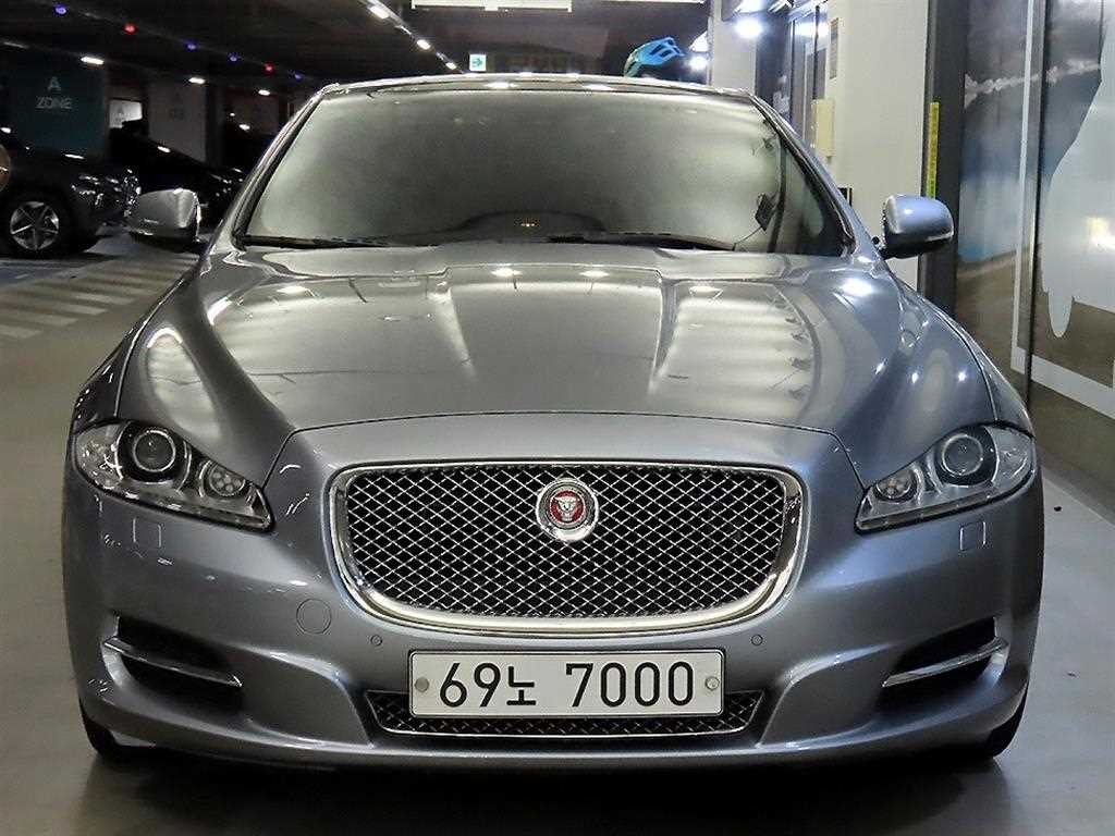 재규어 XJ XJ (X351) 3.0 SC 프리미엄 럭셔리 LWB 이미지 2