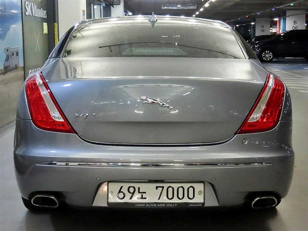 재규어 XJ XJ (X351) 3.0 SC 프리미엄 럭셔리 LWB 이미지 5
