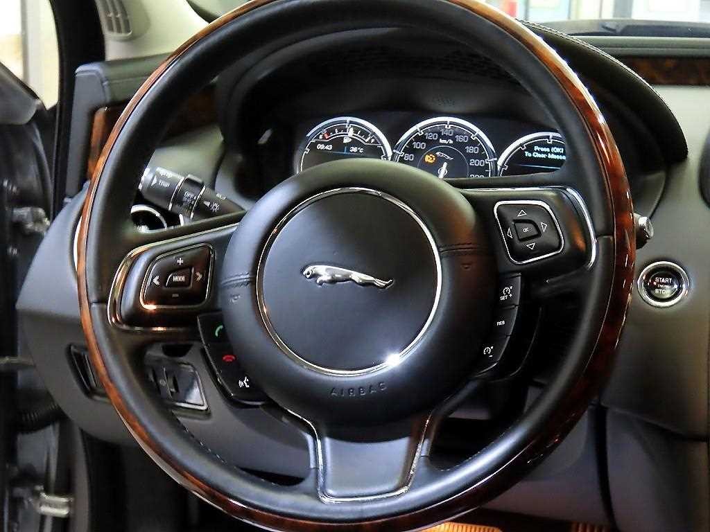 재규어 XJ XJ (X351) 3.0 SC 프리미엄 럭셔리 LWB 이미지 8