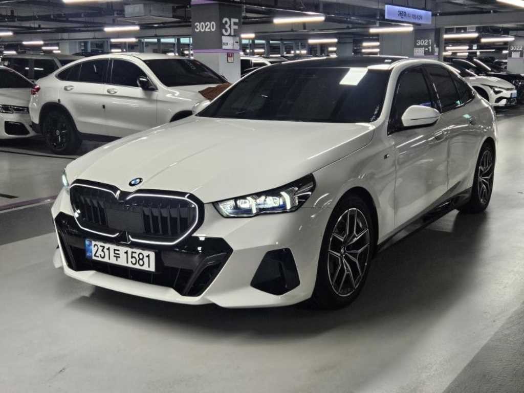 BMW 5시리즈 5시리즈 (G60) 523d xDrive 기본형 이미지 3