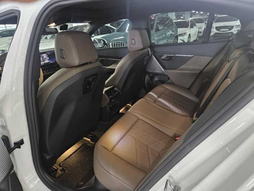 BMW 5시리즈 5시리즈 (G60) 523d xDrive 기본형 이미지 9