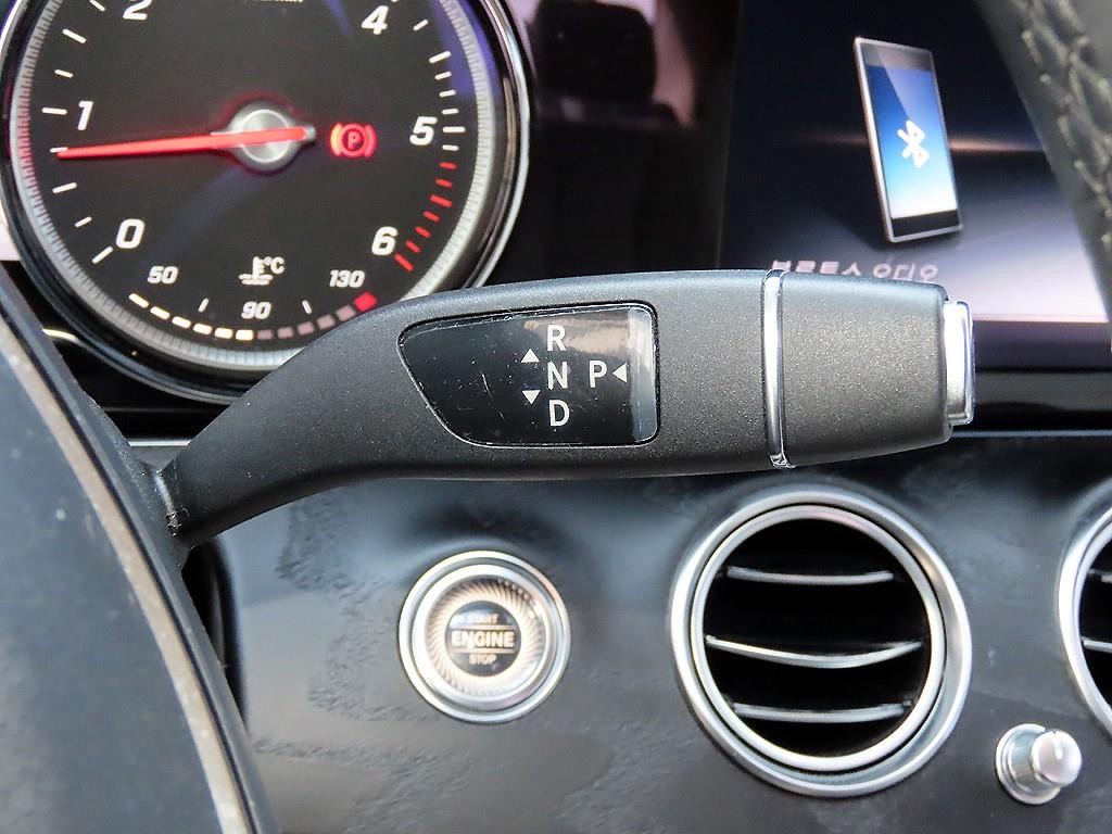 벤츠 E 클래스 E-클래스 W213 E220d 아방가르드 이미지 11