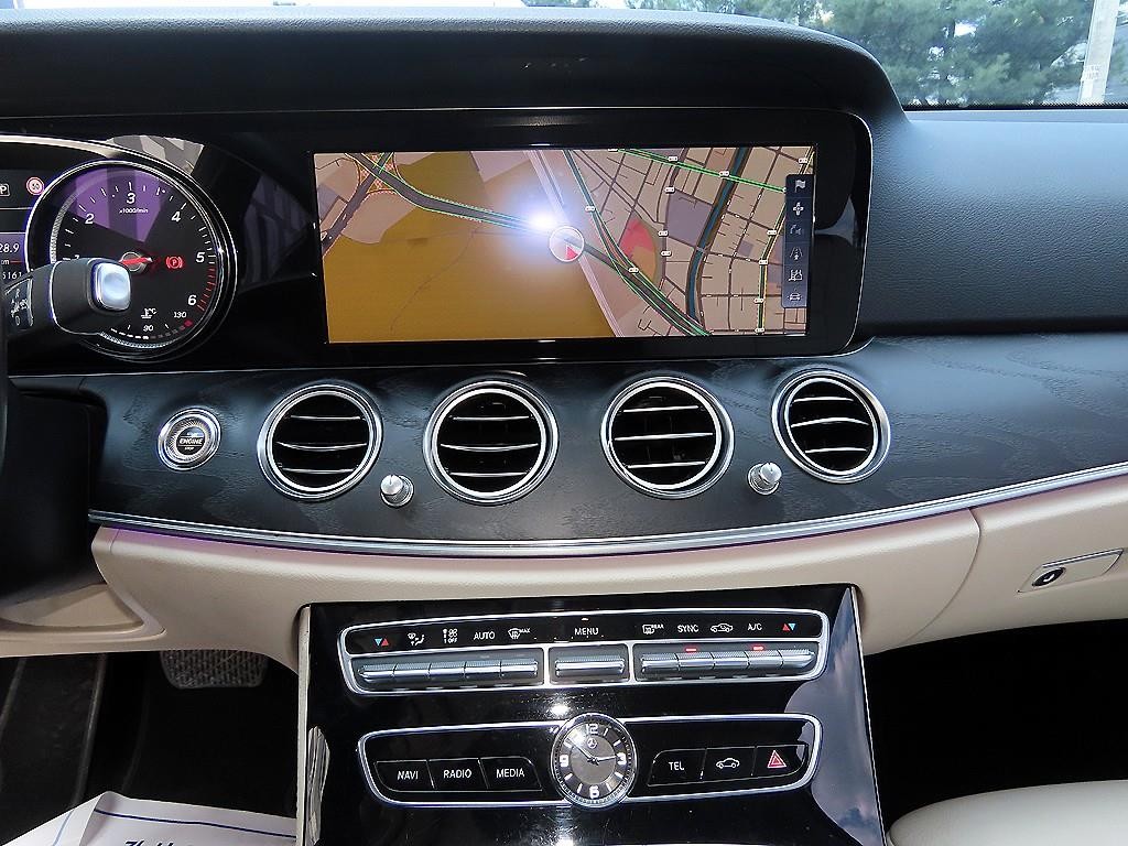 벤츠 E 클래스 E-클래스 W213 E220d 아방가르드 이미지 13