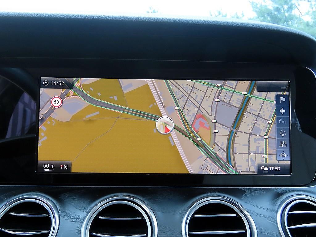 벤츠 E 클래스 E-클래스 W213 E220d 아방가르드 이미지 14