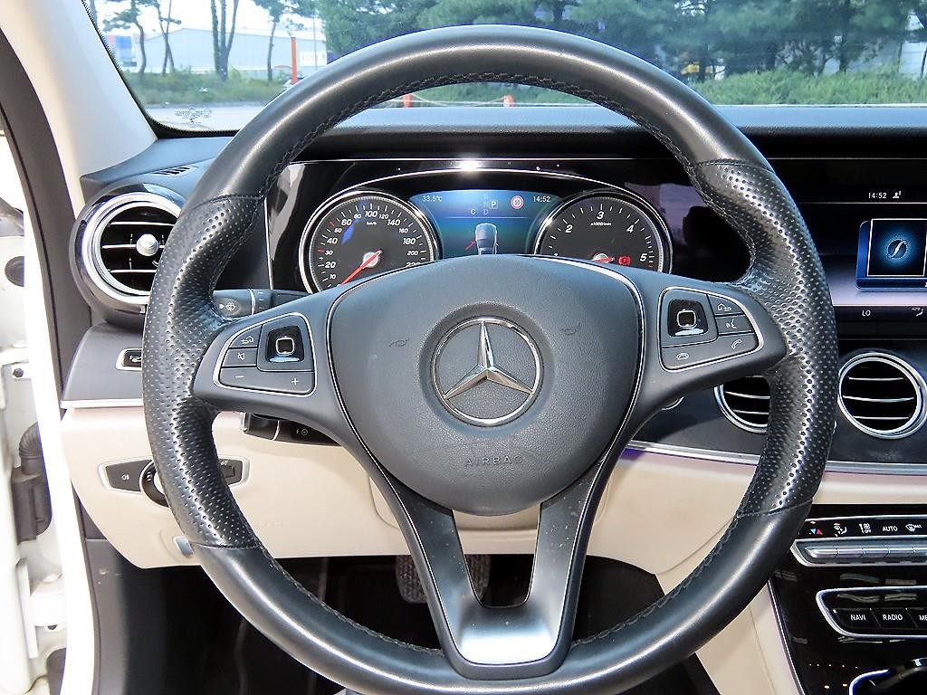 벤츠 E 클래스 E-클래스 W213 E220d 아방가르드 이미지 8