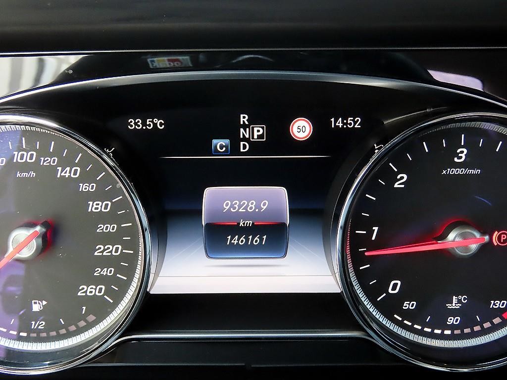 벤츠 E 클래스 E-클래스 W213 E220d 아방가르드 이미지 9